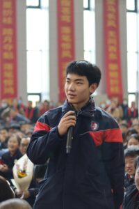 Public Speaking dan Personal Branding: Ketika Panggung Bicara, Dunia akan Melihat