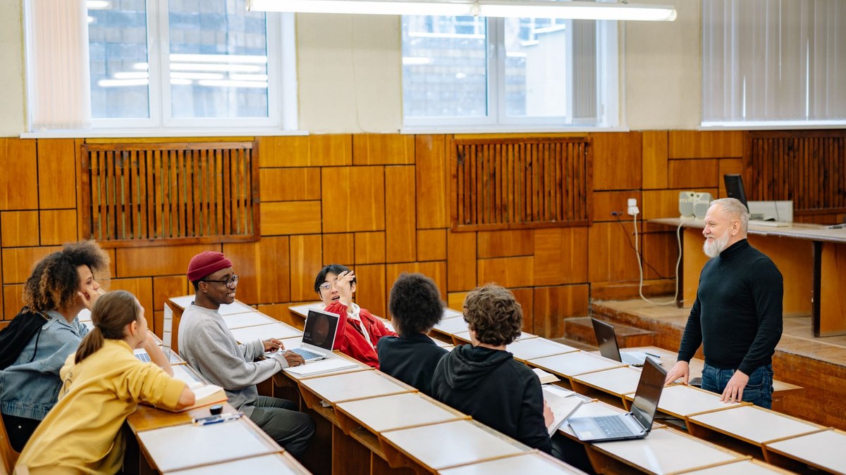 Public Speaking Itu Berlevel: Dari Newbie sampai Elite, dan Efeknya Masing-Masing